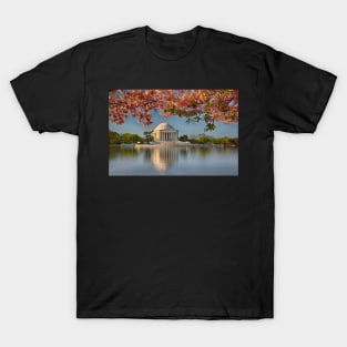 Jefferson Memorial in Spring T-Shirt